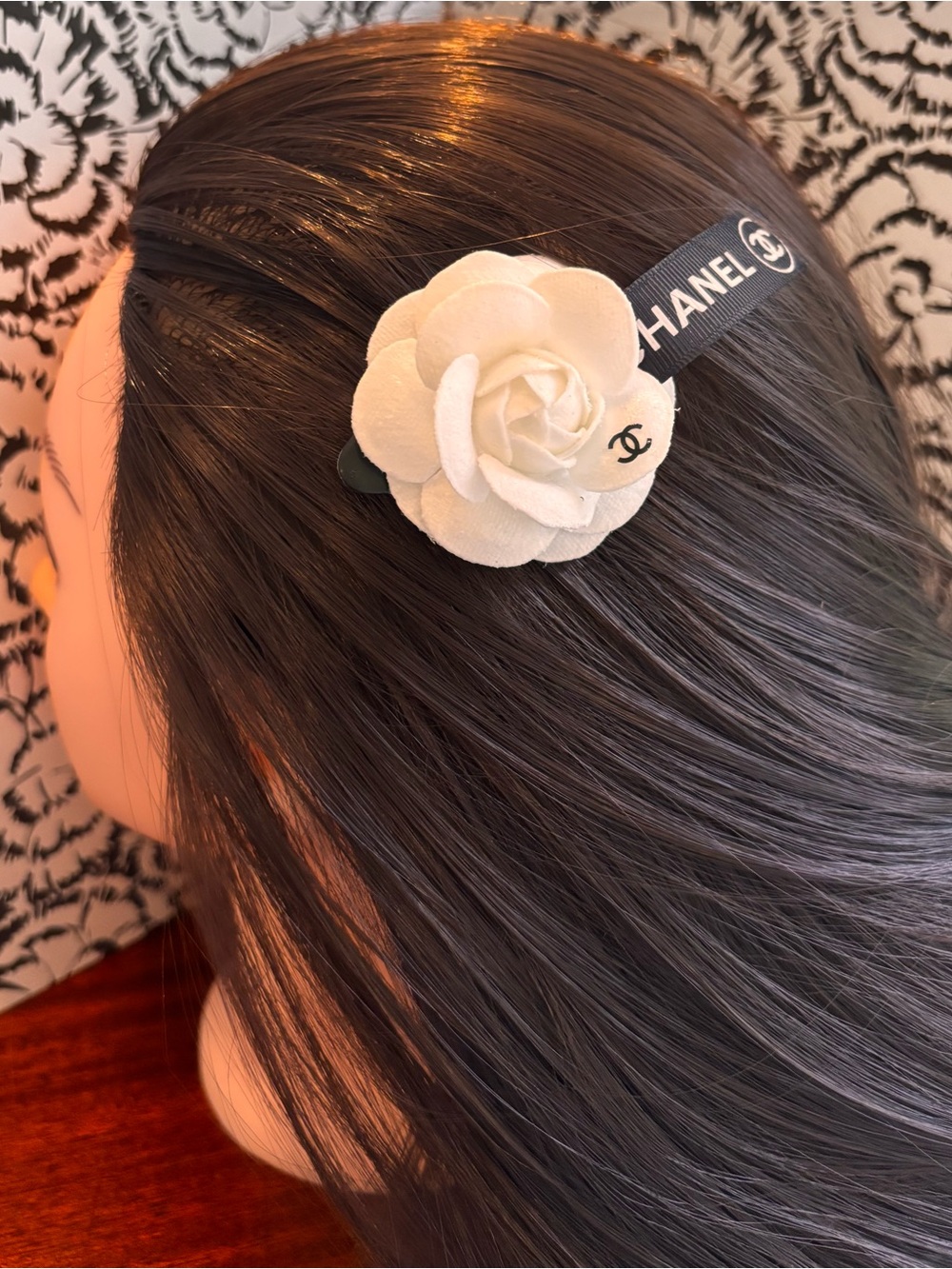 White & black flower hair accessory - creaseless clip- Elegant Women’s Accessory